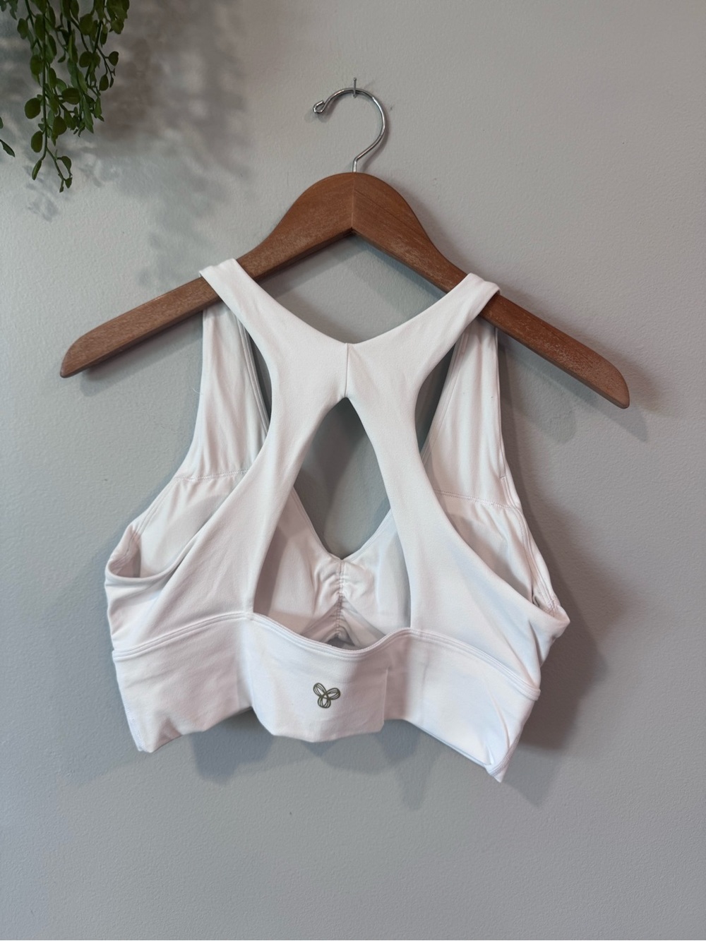 Aritzia White Racerback Ruched Sports Bra - Picture 2 of 6